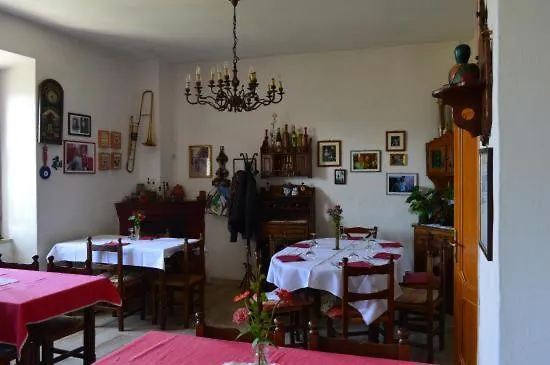 Locanda il Cacciatore Pari 0*,  Italia